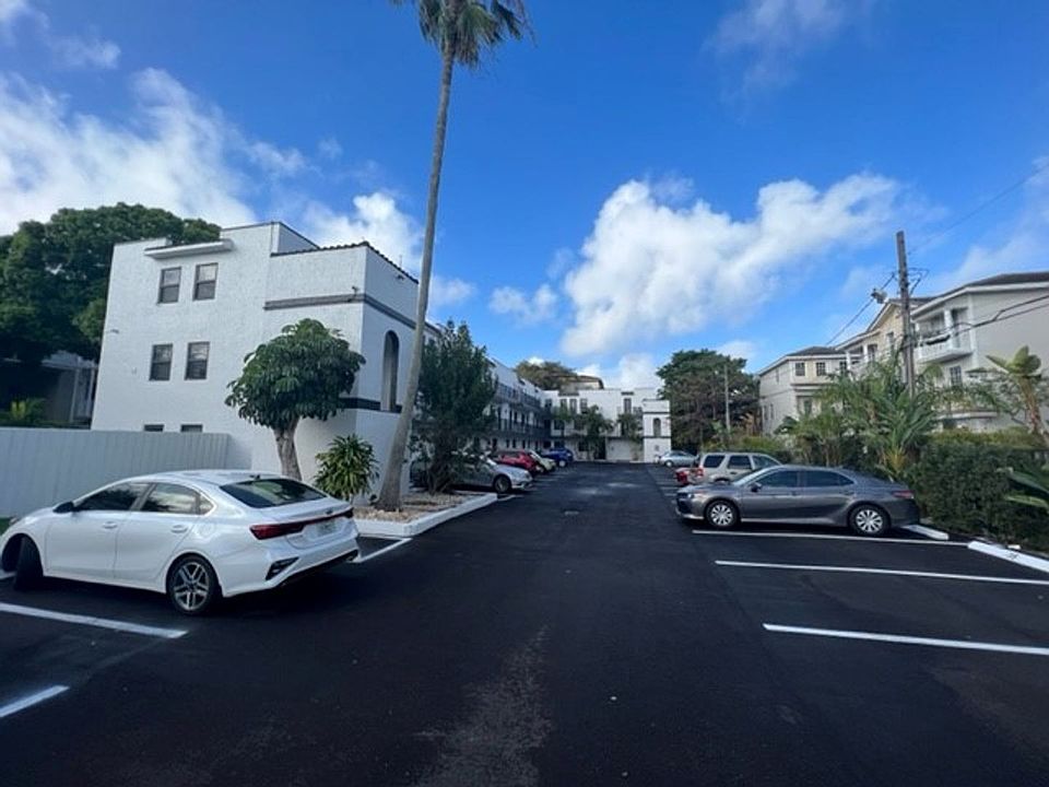 1st image of 2705 NE 9th Ave APT 203