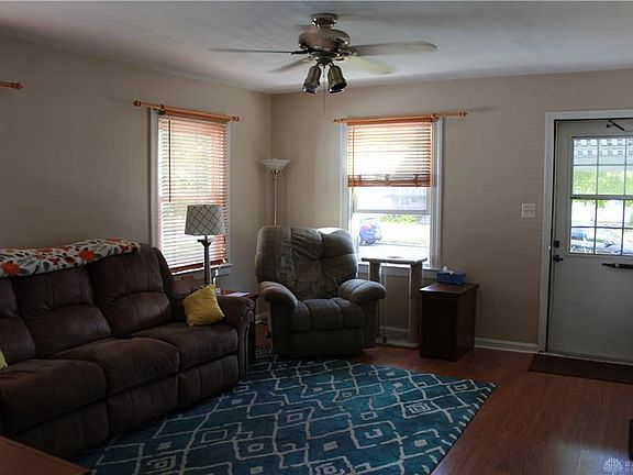5th image of 2809 Kenmore Ave