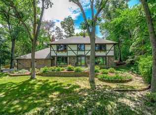 45 Island Rd, North Oaks, MN 55127