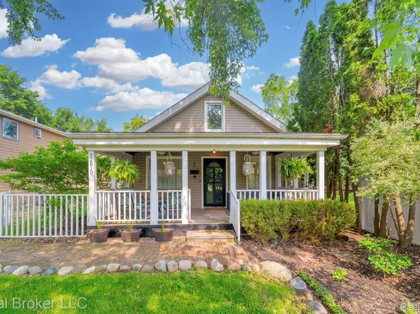 22810 Power Rd, Farmington, MI 48336