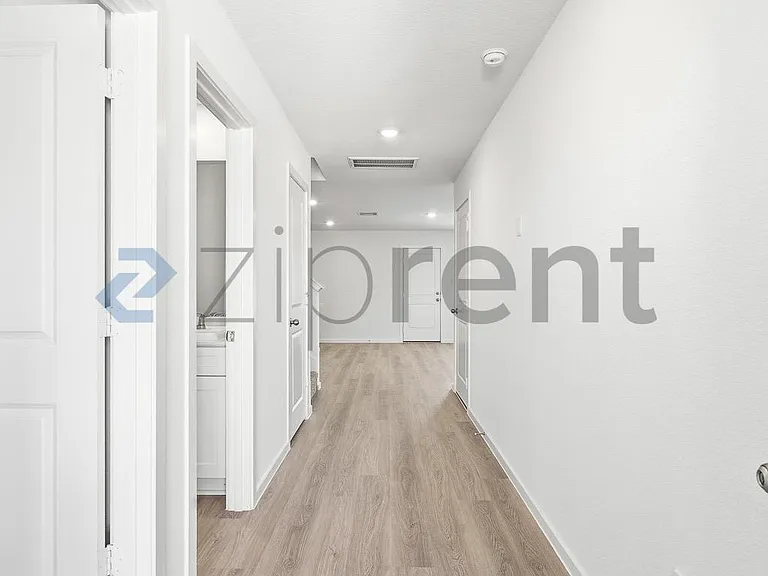 3004 Fall Gold Ln — Photo 6
