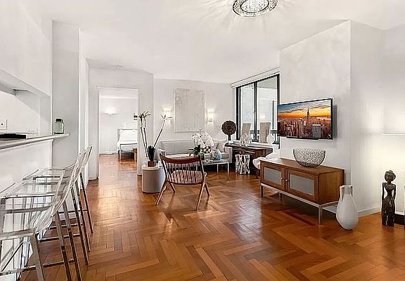 3rd image of 422 E 72nd St APT 4F