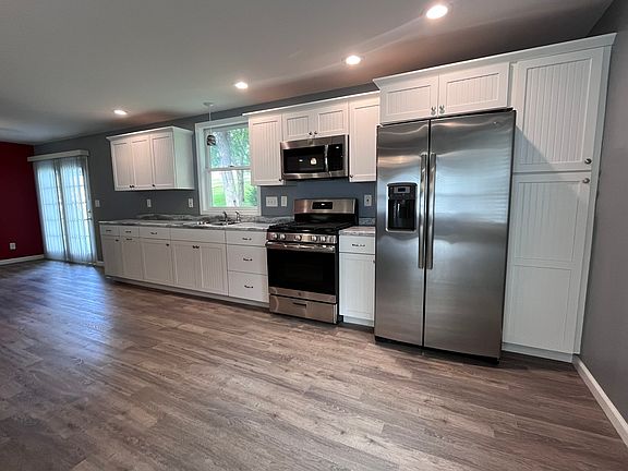 4th image of 1720 Hugenberg Ln