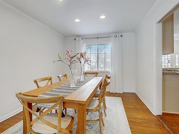 4th image of 1138 Country Ln