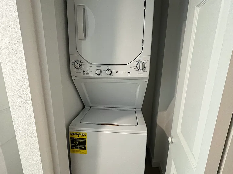 In Unit Washer/Dryer