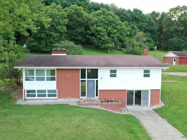 17512 Mary Ann Furnace Rd, Nashport, OH 43830