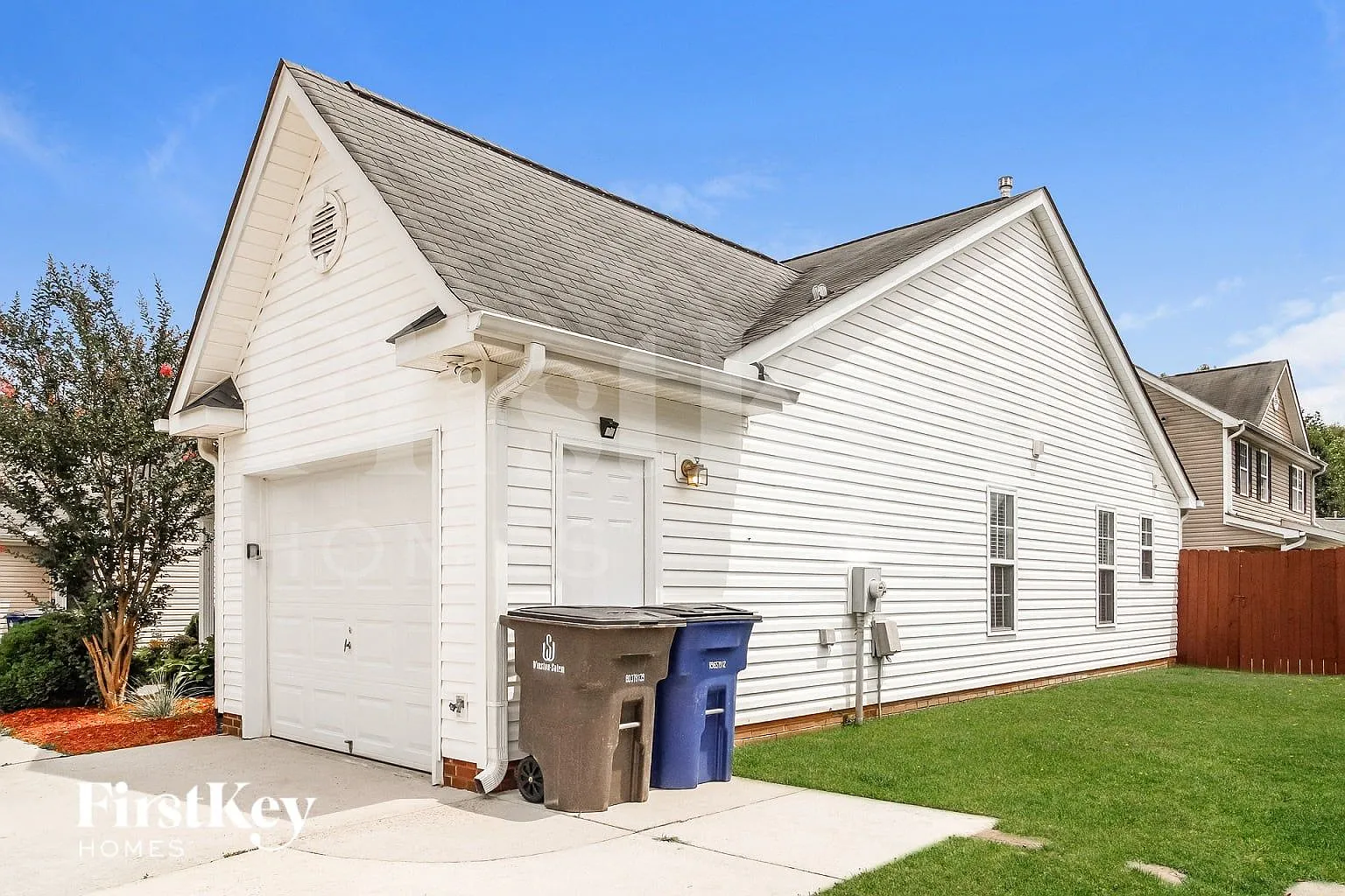 3 bed, 2.0 bath, 1186 sqft, $1,660 — Photo 2