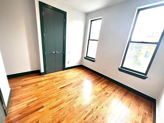 Rented by Delmark Realty LLC | media 12