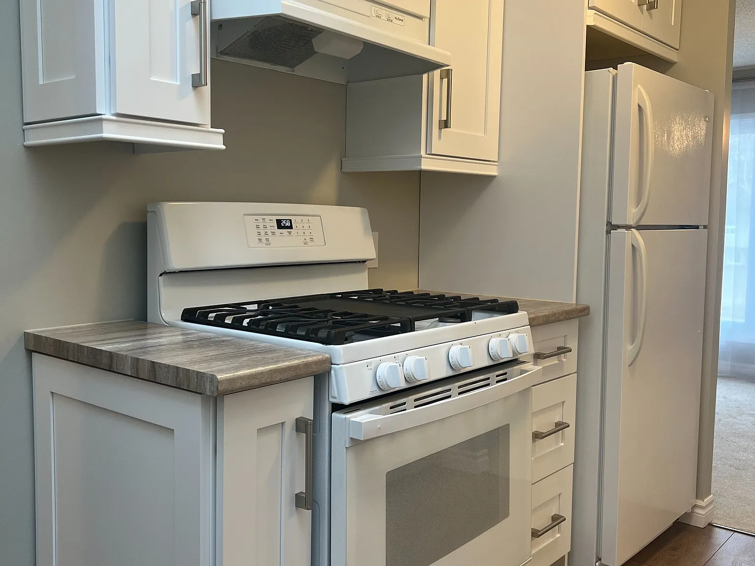 2 bed, $2,000 — Photo 4