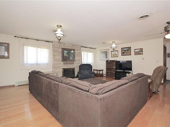 5th image of 115 N Spruce St