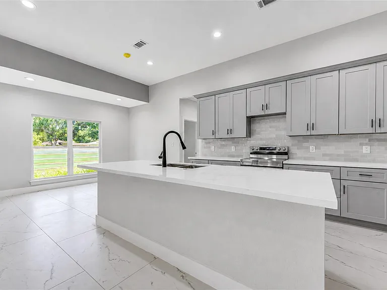508 Georgia St — Photo 14