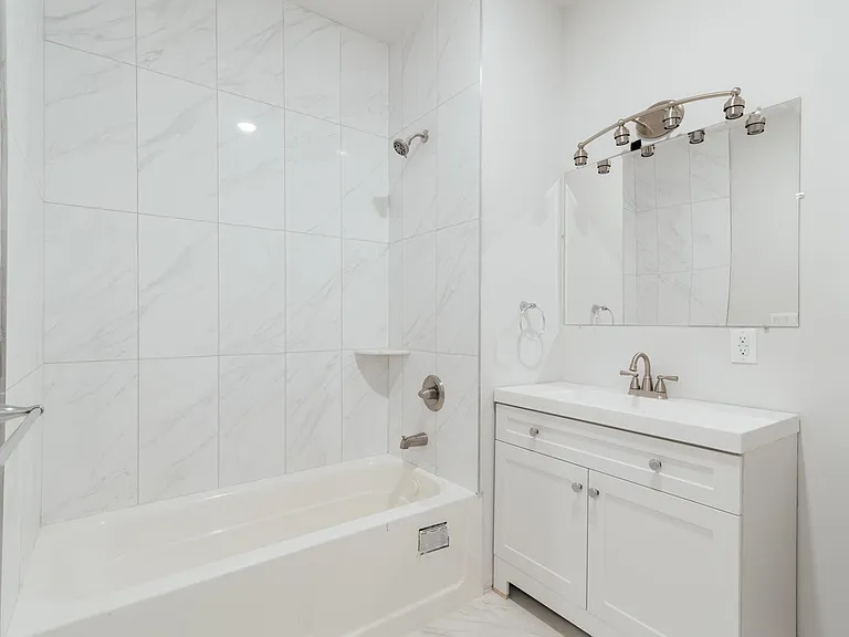 144 Bergen Ave #2A — Photo 4