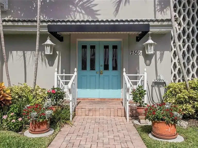 2505 Bay Dr — Photo 22