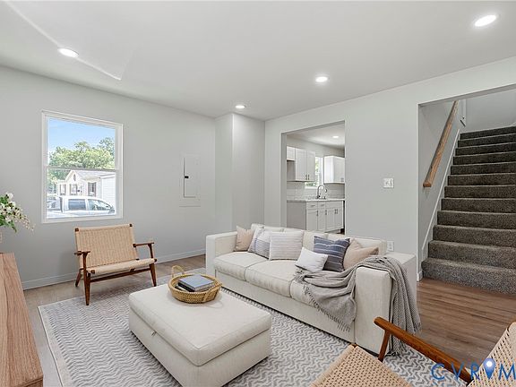 3rd image of 218 Moore St