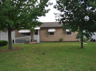 2718 Rawhide Ln, Lawrence, KS 66046