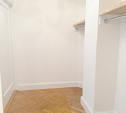 5th image of 37 W 72nd St APT 6C
