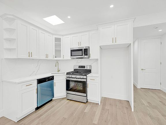 3rd image of 64-35 59th Ave