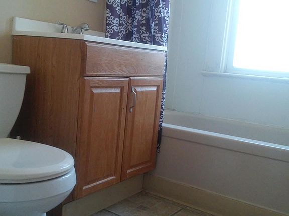 3rd image of 1005 E 140th St