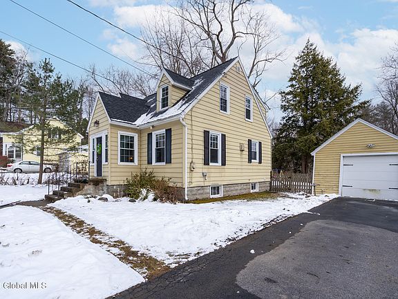 3rd image of 864 Saint Davids Ln