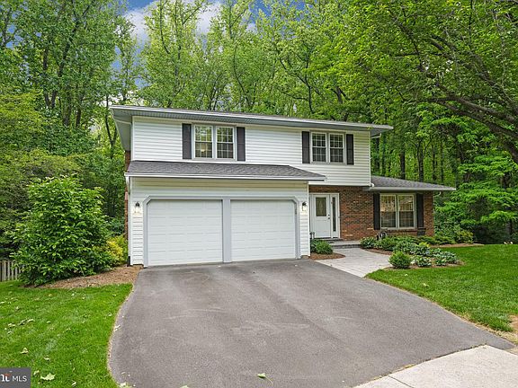 2nd image of 9906 Wood Astor Ct