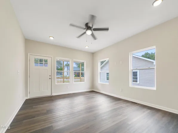 1009 Elm St, Burlington, NC 27217