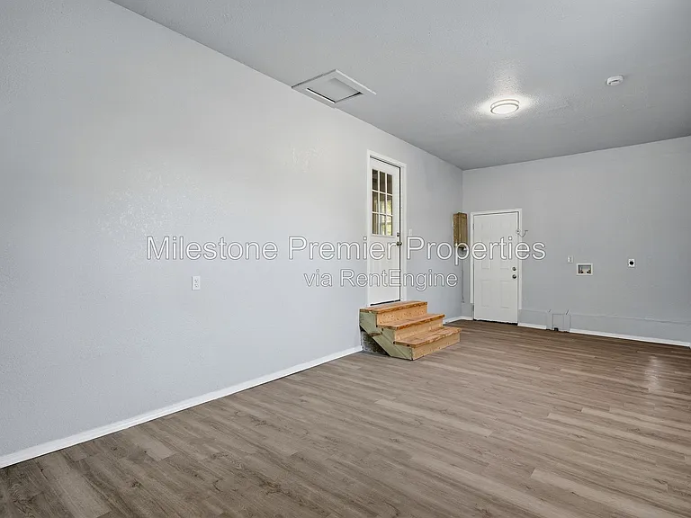 718 W Belden St — Photo 14