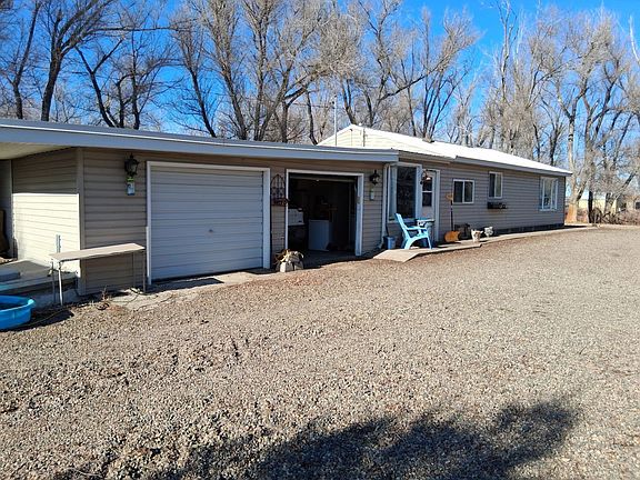 2nd image of 121 3rd Cottonwood Grv