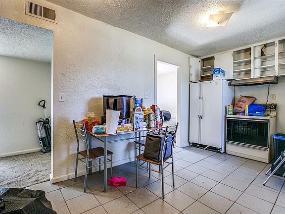 5th image of 1641 Bruce Dr