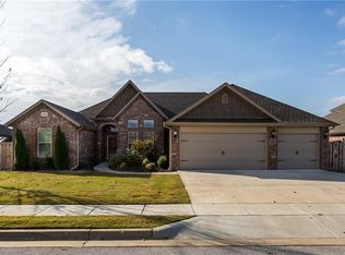 6004 W West Dr, Rogers, AR 72758