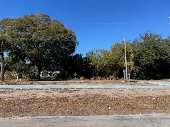 2023 St Lucie Blvd W, Fort Pierce, FL 34946