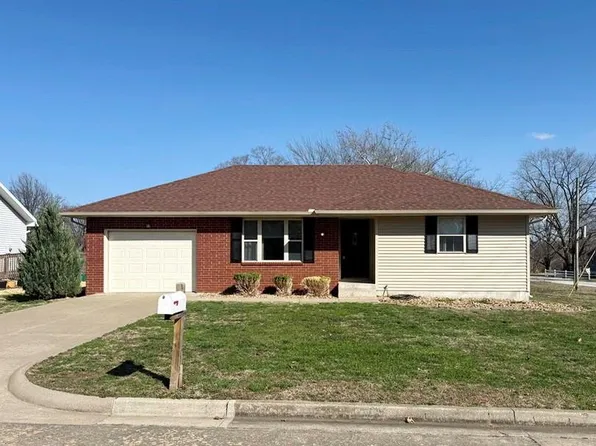 1409 Schrock St, El Dorado Springs, MO 64744