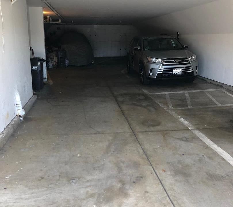 2nd image of 667 Linden St