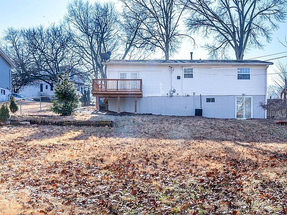 3rd image of 3633 Shores Dr