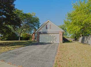 925 Oakland Ln, Aurora, IL 60504