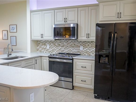 3rd image of 9525 Windsor Club Cir