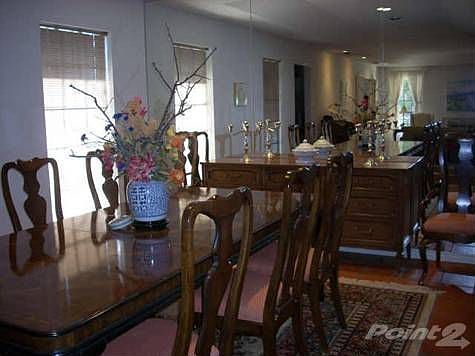 3rd image of 3809 Brookhaven Cir