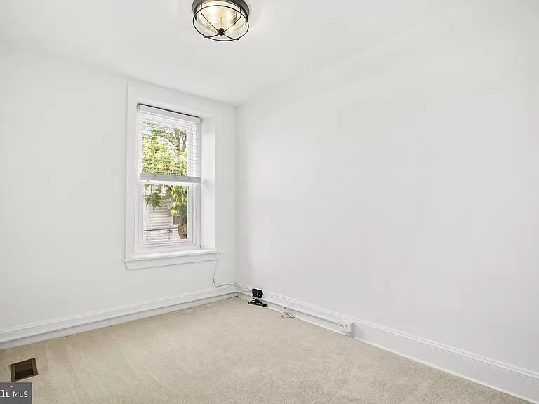 3455 Bowman St — Photo 8