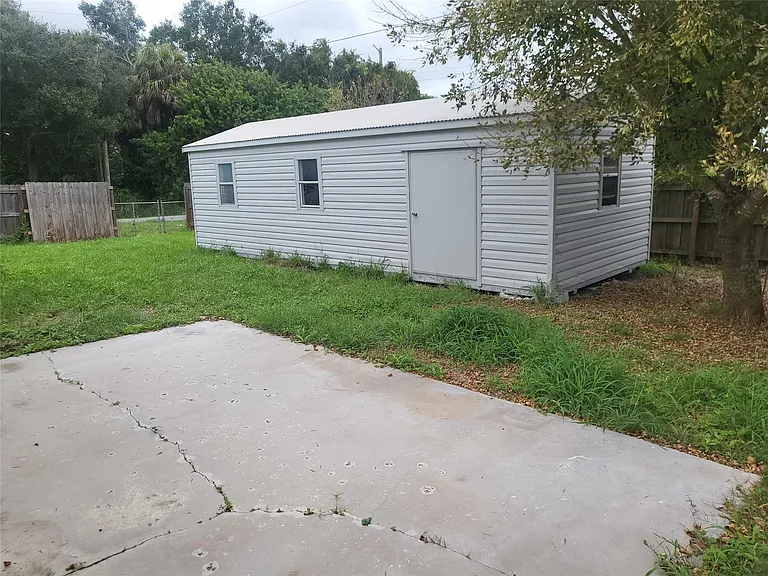 2185 NW 3rd St — Photo 5