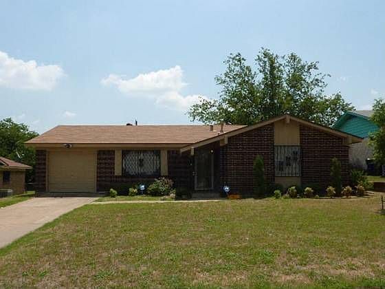 1st image of 1709 Ellington Dr