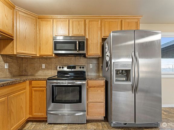 5th image of 3614 W Albany Avenue
