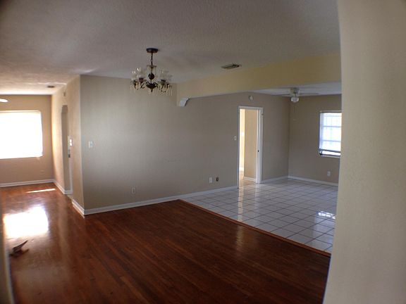 5th image of 3202 N Jefferson St