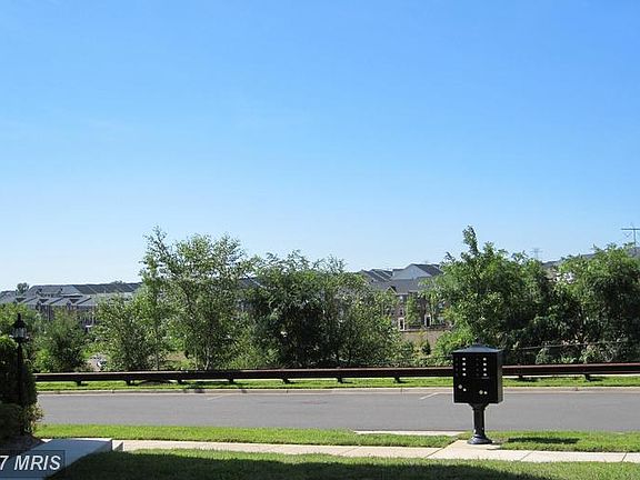 5th image of 2202 Oberlin Dr
