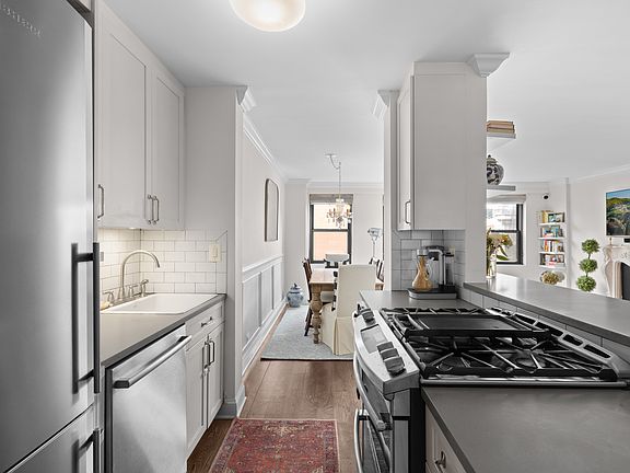 4th image of 200 E 27th St APT 8F