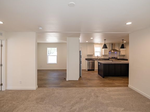 2nd image of 1348 Myrtle Way