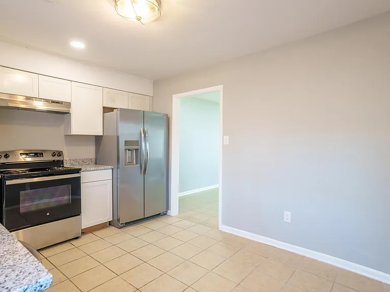 704 Candler Ave #B — Photo 12