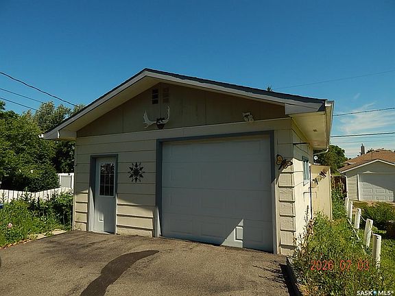 3rd image of 508 6th AVENUE W