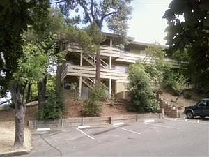 2nd image of 611 Virginia St APT 2