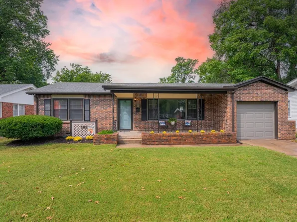 181 S Sunset Ave, Haysville, KS 67060
