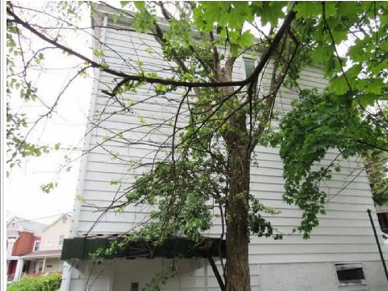 27 Grape St — Photo 4
