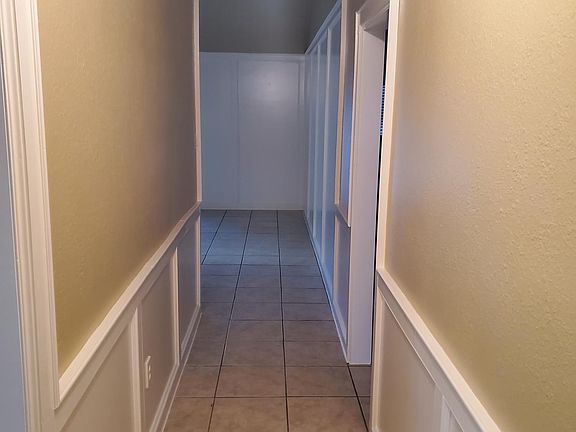 Front entry hallway.